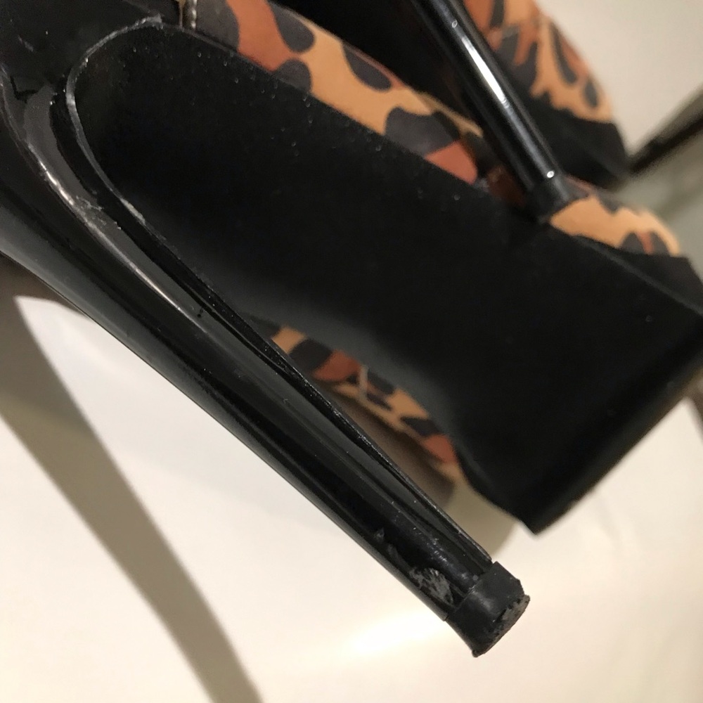 Carlos by Carlos Santana Peep Toe Slingback Heels Suede Leopard Print Size 6 1/2 - Picture 11 of 16